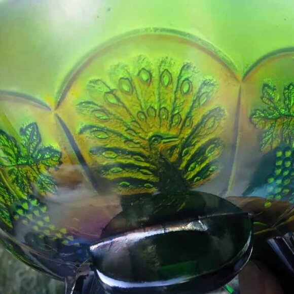 Stunning Fenton Iridescent Carnival Glass Peacock and Grapes 3-Footed Bowl - Picture 9 of 10